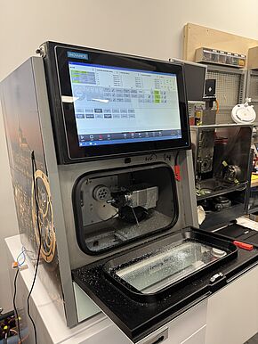 Compact Inovance servo & CNC technology enhances high performance French micromachine